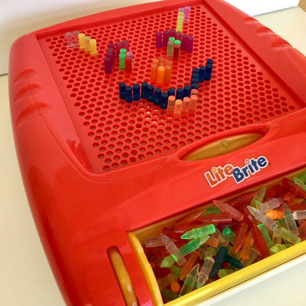 HASBRO | Lite-Brite Toy with Coloured Glow Pegs